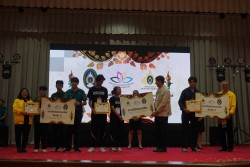 20240209165124.jpg - บรรยากาศการมอบรางวัล | https://facagri.cmru.ac.th/web