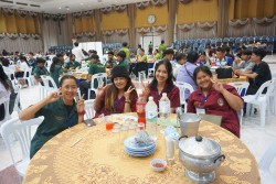 20240209192942.jpg - บรรยากาศงานเลี้ยง การแสดงพิธีปิด มอบรางวัลพิเศษ และการมอบธงเจ้าภาพครั้งต่อไป | https://facagri.cmru.ac.th/web