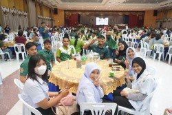 20240209192950.jpg - บรรยากาศงานเลี้ยง การแสดงพิธีปิด มอบรางวัลพิเศษ และการมอบธงเจ้าภาพครั้งต่อไป | https://facagri.cmru.ac.th/web