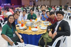 20240209193011.jpg - บรรยากาศงานเลี้ยง การแสดงพิธีปิด มอบรางวัลพิเศษ และการมอบธงเจ้าภาพครั้งต่อไป | https://facagri.cmru.ac.th/web