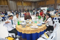 20240209193015.jpg - บรรยากาศงานเลี้ยง การแสดงพิธีปิด มอบรางวัลพิเศษ และการมอบธงเจ้าภาพครั้งต่อไป | https://facagri.cmru.ac.th/web