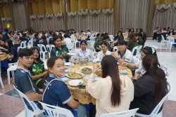 20240209193023.jpg - บรรยากาศงานเลี้ยง การแสดงพิธีปิด มอบรางวัลพิเศษ และการมอบธงเจ้าภาพครั้งต่อไป | https://facagri.cmru.ac.th/web