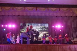 20240209193038.jpg - บรรยากาศงานเลี้ยง การแสดงพิธีปิด มอบรางวัลพิเศษ และการมอบธงเจ้าภาพครั้งต่อไป | https://facagri.cmru.ac.th/web