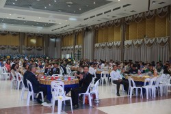 20240209193049.jpg - บรรยากาศงานเลี้ยง การแสดงพิธีปิด มอบรางวัลพิเศษ และการมอบธงเจ้าภาพครั้งต่อไป | https://facagri.cmru.ac.th/web