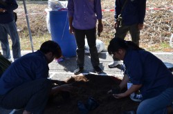 20240209195502.jpg - การแข่งขันทักษะการกรอกวัสดุปลูกใส่ถุง | https://facagri.cmru.ac.th/web