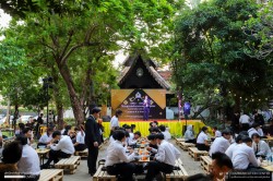 20240313152059.jpg - พิธีรับ-ส่งมอบหน้าที่ให้กับผู้นำนักศึกษา และพิธีมอบเกียรติบัตรผู้นำนักศึกษา ประจำปีการศึกษา 2566 และ 2567 | https://facagri.cmru.ac.th/web